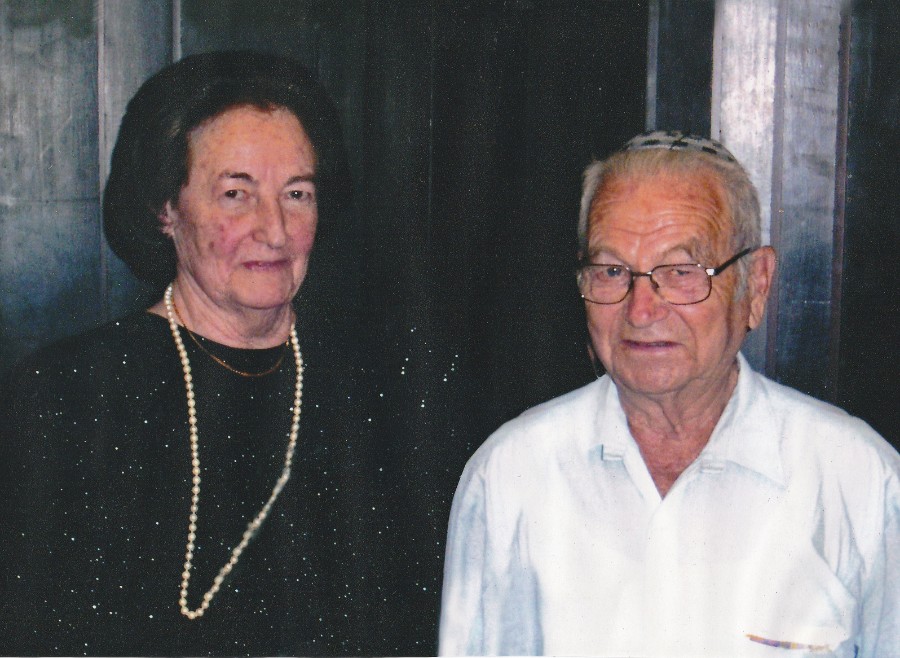 יוסף ומרים מאיר בביתם באלון שבות - תחילת שנות ה-2000