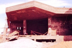 1978 בית הכנסת המרכזי בבנייה 
מארכיון גרעין אלון-עציון