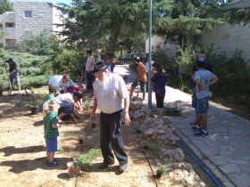 אירוע הוקרה לר' דב, הגנן הראשון של אלון שבות - מנחם אב תשע"ד, 8.2014